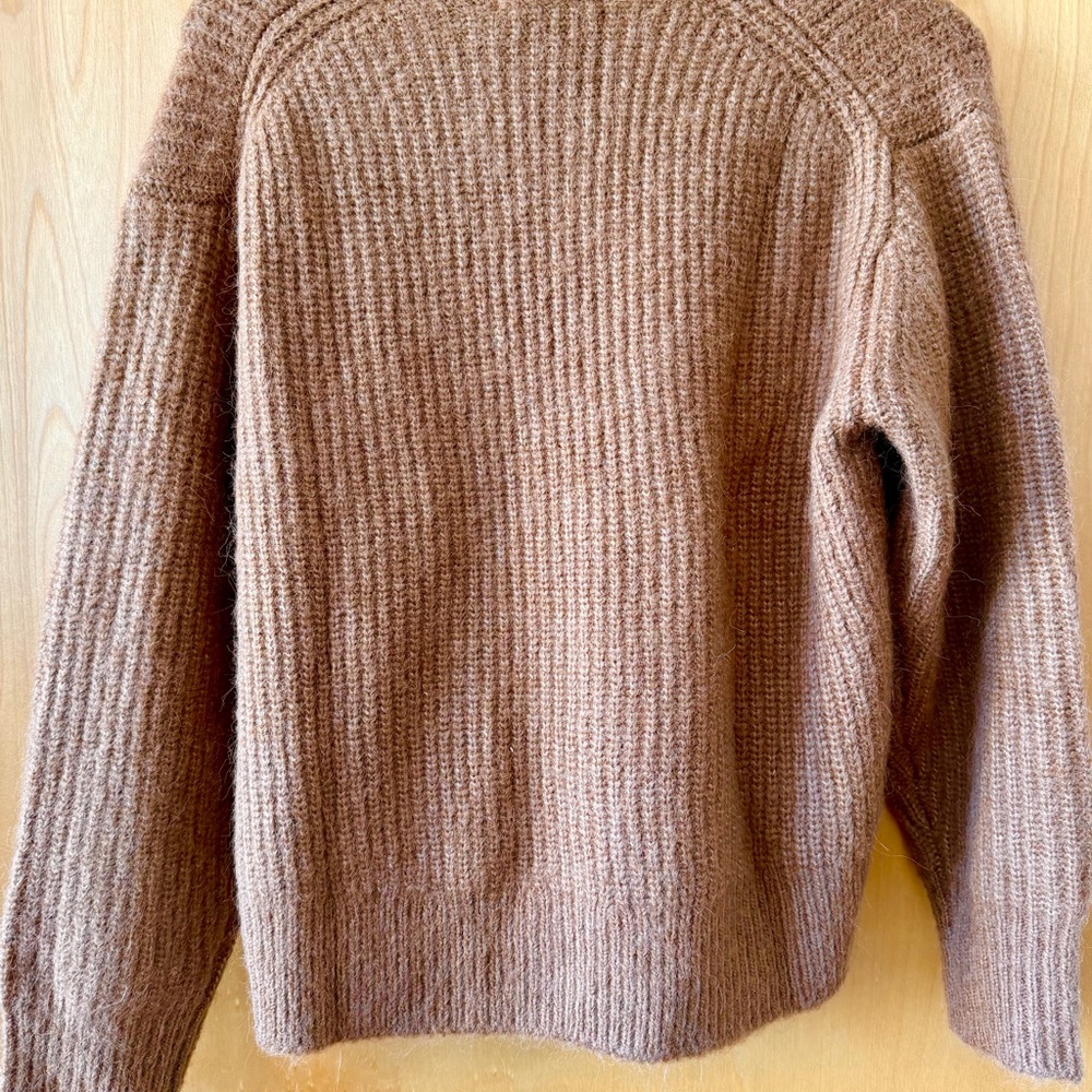Uniqlo Women's V-Neck Sweater in Warm Brown NWT - Picture 5 of 6
